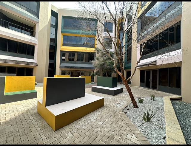 129M² OFFICE TO LET IN PARKTOWN